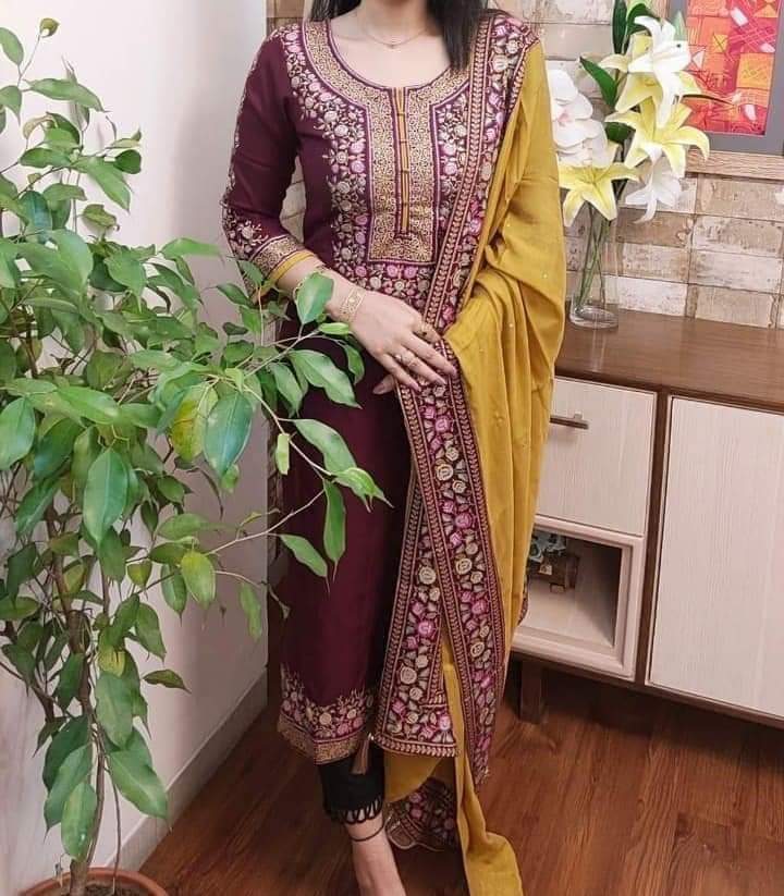 আনস্টিজ স্ক্রিন প্রিন্ট থ্রি-পিস