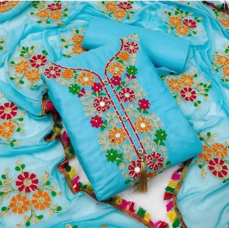 কাশ্মীরী আড়ি এম্ব্রডারী থ্রি-পিচ।