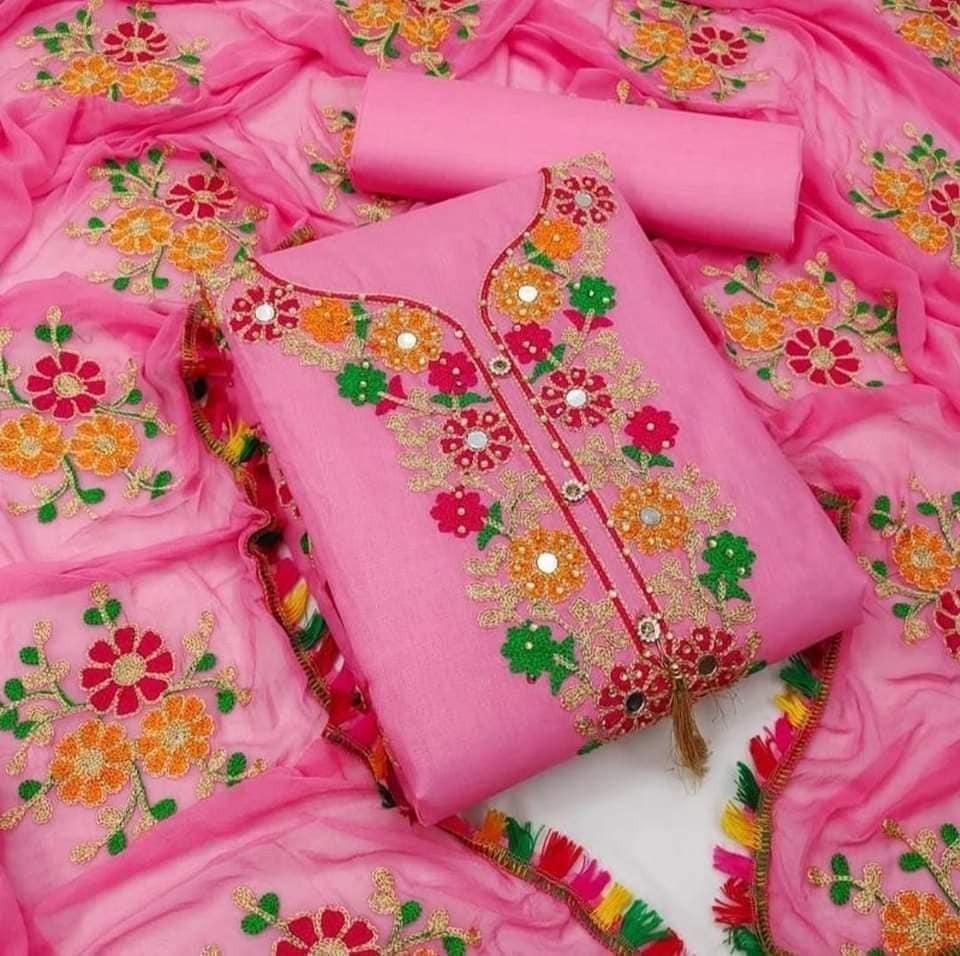 কাশ্মীরী আড়ি এম্ব্রডারী থ্রি-পিচ।