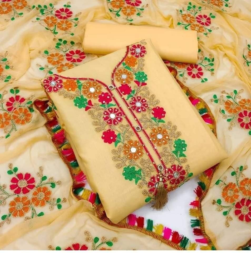 কাশ্মীরী আড়ি এম্ব্রডারী থ্রি-পিচ।