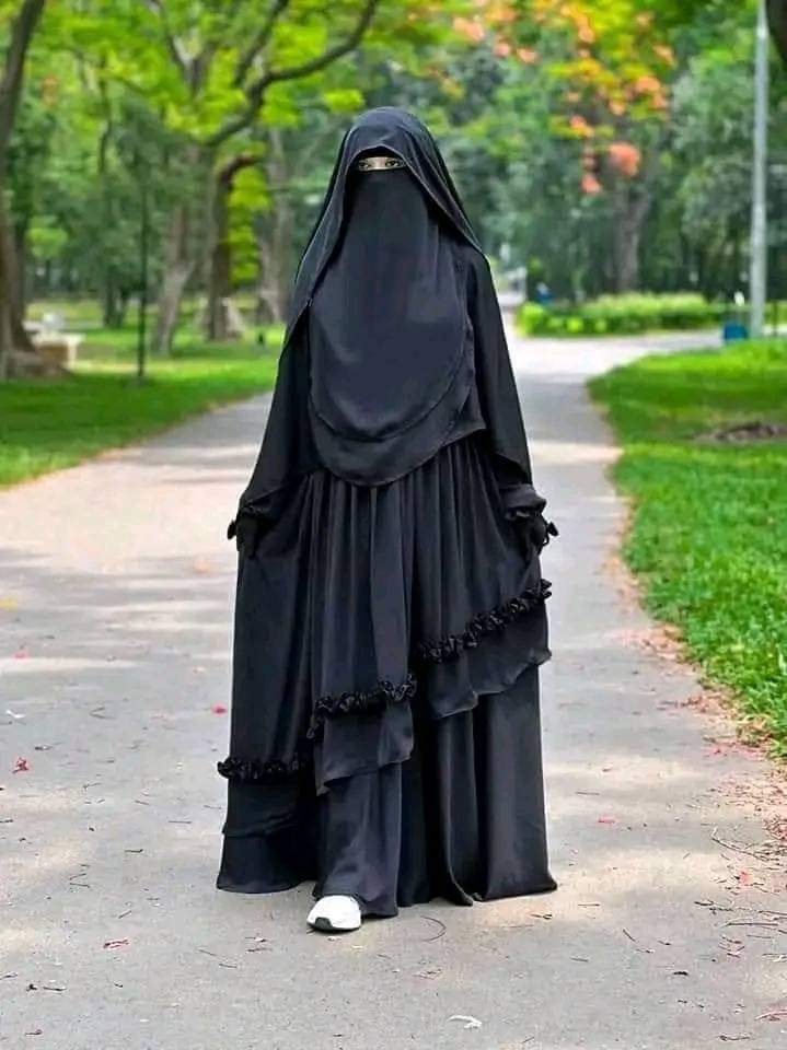 আয়েশা বোরকা সেট হিজাব নিকাবসহ