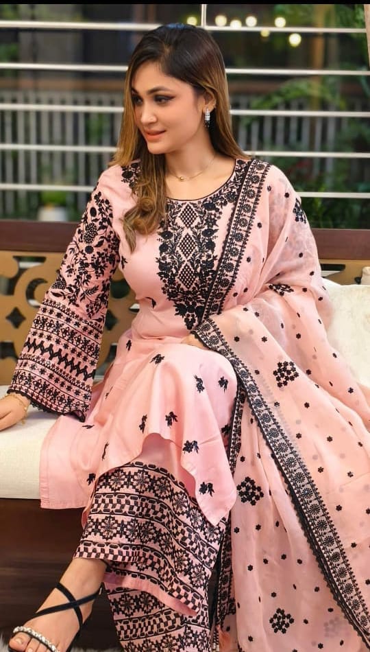 আনস্টিচ থ্রি পিস