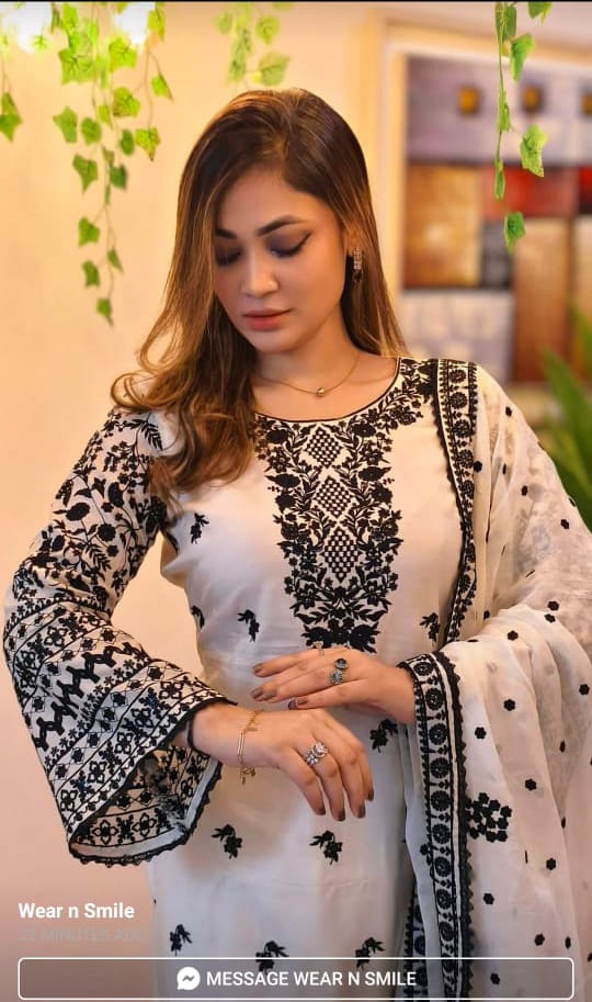 আনস্টিচ থ্রি পিস