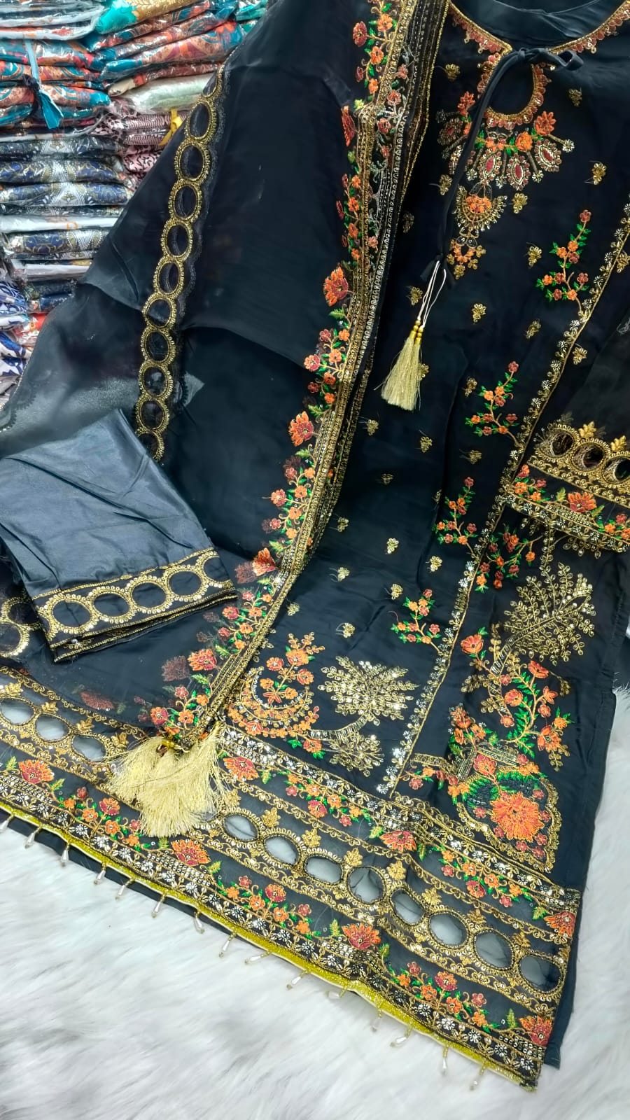 Pakistani Design 4-Piece Sada Bahar Tissue Set