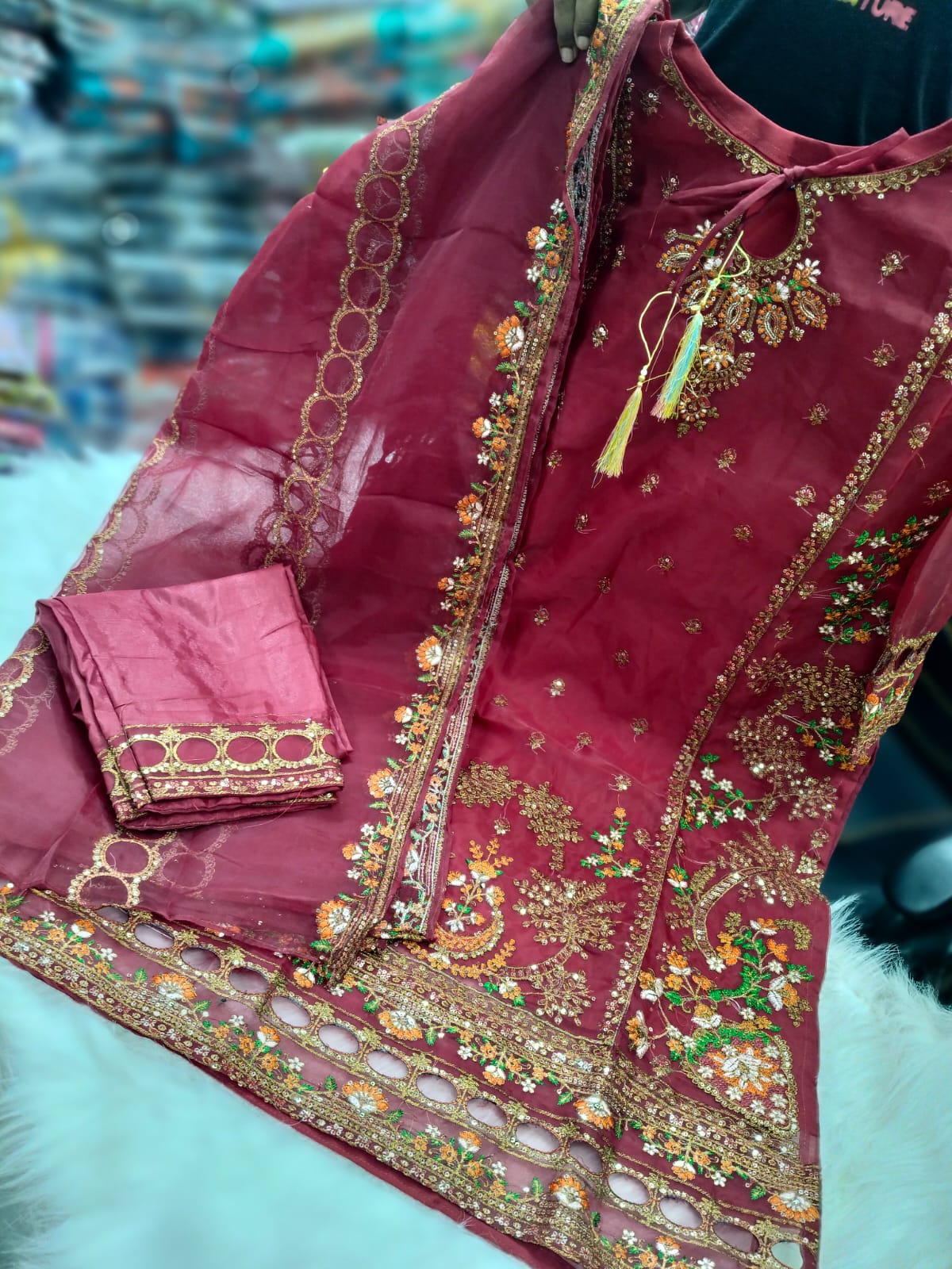 Pakistani Design 4-Piece Sada Bahar Tissue Set