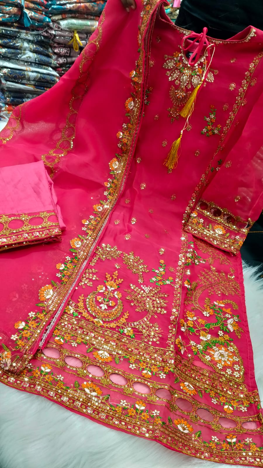 Pakistani Design 4-Piece Sada Bahar Tissue Set